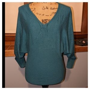 Derek Heart v-neck batwing knit top size medium